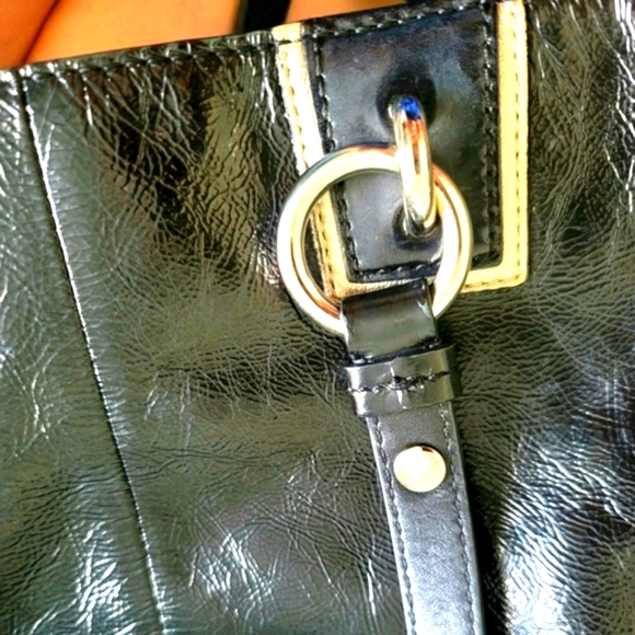 Vintage Coach Women's Patent Leather and Suede Inlaid Purse Bag - Picture 6 of 16